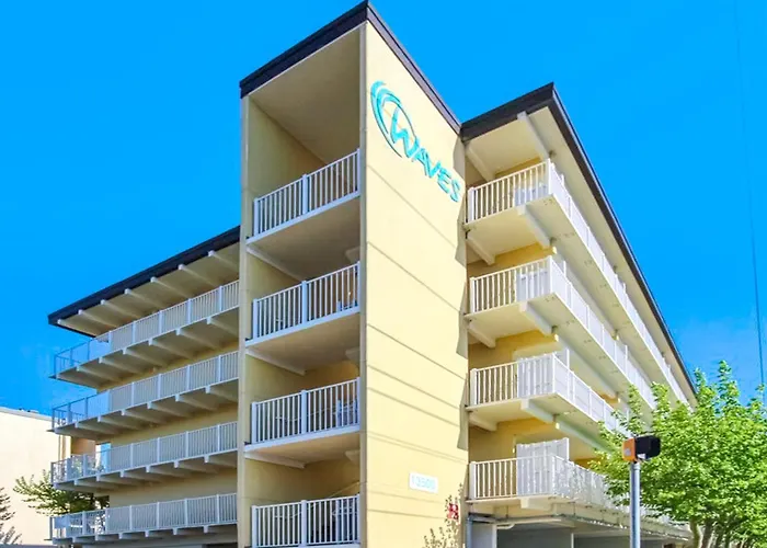 Waves 102 Apartment *